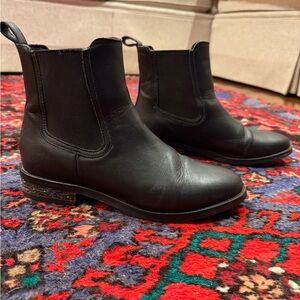 Black Leather Women’s Chelsea Boots